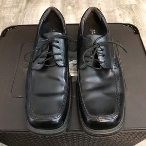 Men’s dress shoes